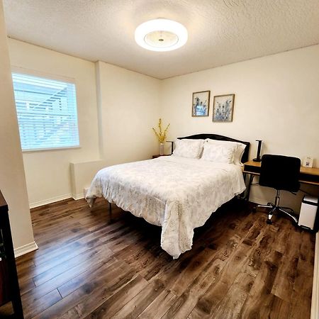 Adorable 1- Bedroom Suite In Langford Victoria Extérieur photo